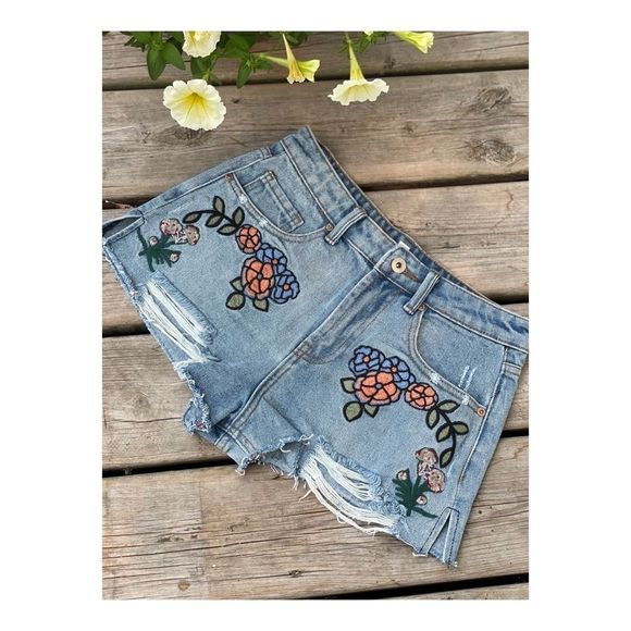 Dance & Marvel High Waist Shorts Cutoff Embroidery Sz S - Picture 6 of 12